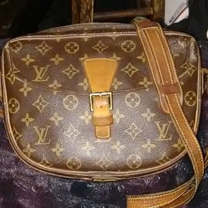 Louis Vuitton Authentic Jeune File Crossbody
